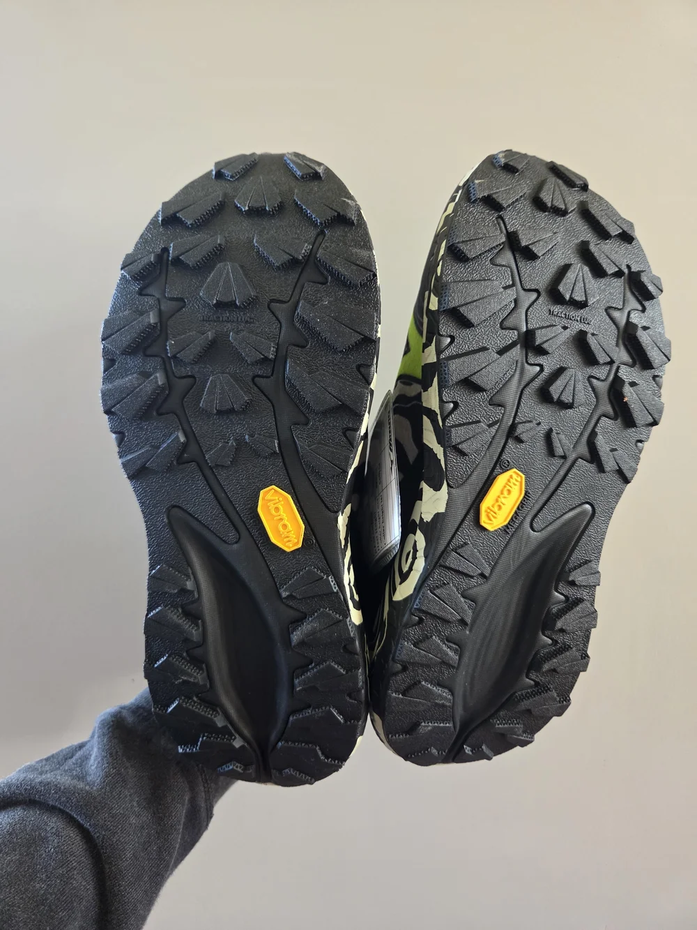 Mizuno Men's Black and Neon Green Trail Running Shoes